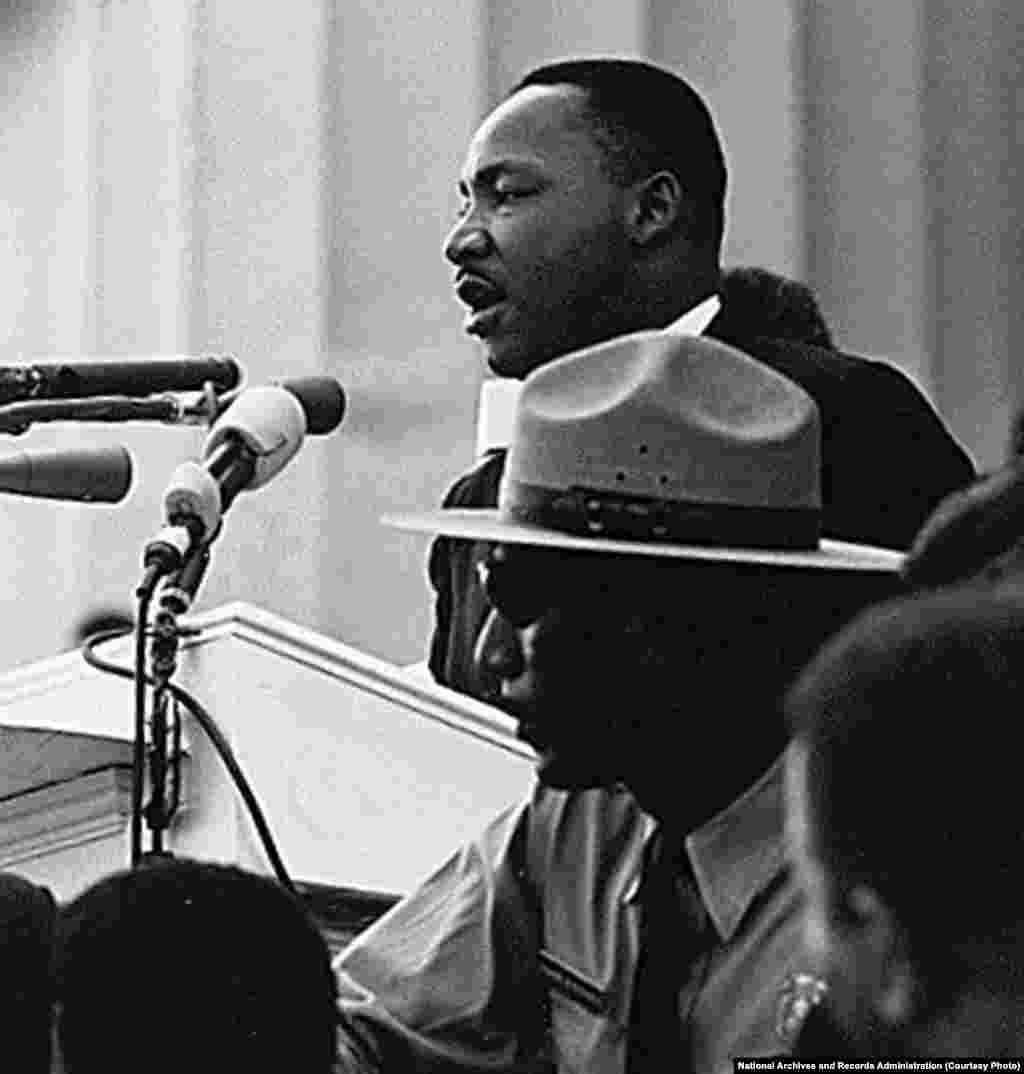 Martin Luther King aksiyada məşhur &quot;Bir arzum var&quot; adlı çıxışını edir. 28 avqust 1963-cü il.