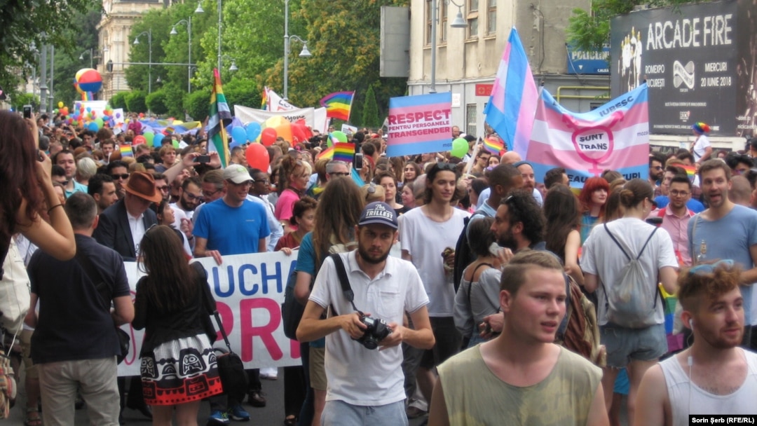 Poland gay pride parade draws thousands