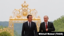 Емманюель Макрон і Володимир Путін у Версалі, 29 травня 2017 року