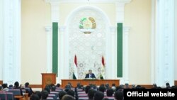 Emomali Rahmon jurnalistlərlə görüşür, 21 fevral, 2019-cu il