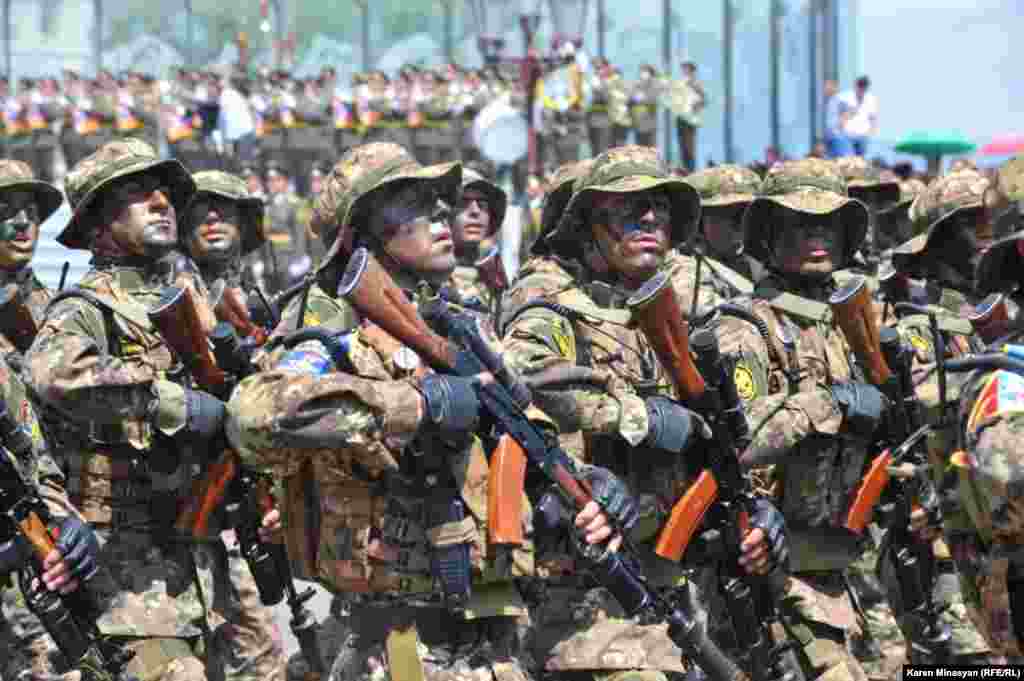 Nagorno-Karabakh -- Karabakh Armenian army holds a military parade, Stepanakert, 09May2012