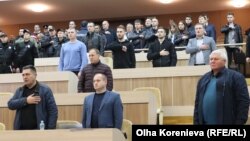 За рішення проголосували 23 присутніх депутати із 43 загального складу. На засідання не з’явилися представники фракцій «Опозиційного блоку» та «Самопомочі».