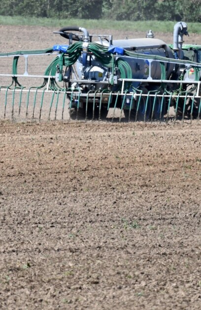 Европейският парламент ЕП прие да увеличи поетапно митата върху вноса