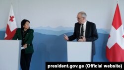 სალომე ზურაბიშვილი, გი პარმელინი.