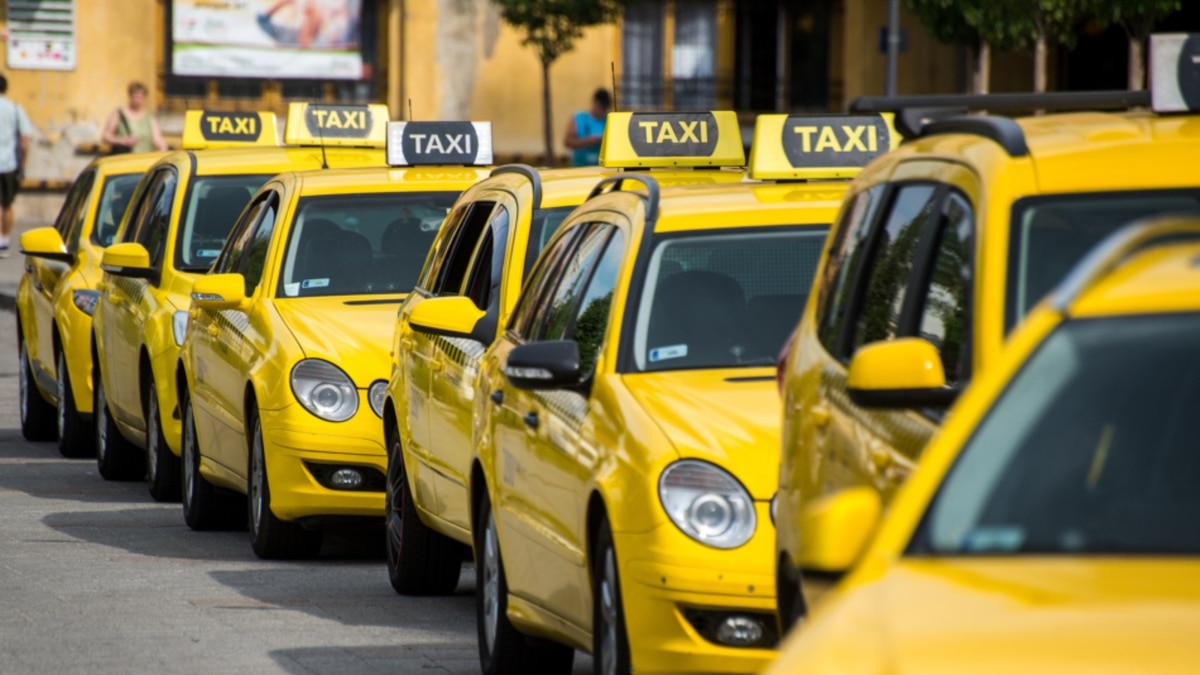 Jelent s d jemel st k rnek a budapesti taxisok rverseny sz ba se