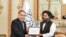  د قزاقستان ځانګړی استازی  او د طالبانو د حکومت د ریاست الوزرا اقتصادي مرستیال ملا عبدالغني برادر- ارشیف 