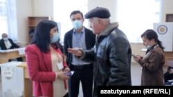 Armenia - Residents of Gyumri vote in a local election, October 17, 2021.