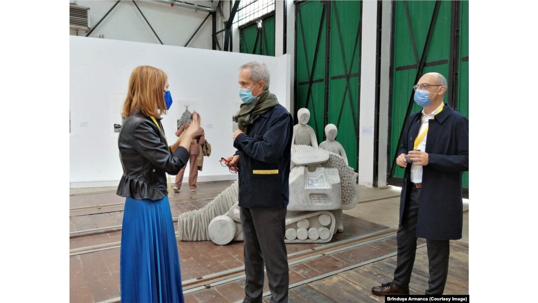 Bernard Blistène la bienala Art Encounters de la Timișoara împreună cu Ovidiu Șandor, președintele fundației și Diana Marincu, director executiv.