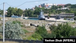 Участок под строительство школы расположен на территории, которую раньше занимала бригада ракетных катеров ЧФ РФ, архивное фото