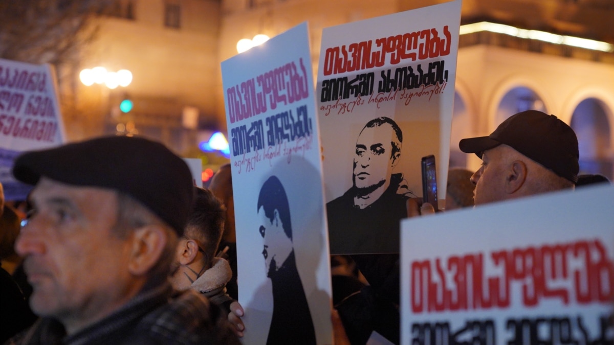 ქვეყანაში კრიზისია, პასუხისმგებელი კი „ქართული ოცნებაა“: რა გავიგეთ საზოგადოებრივი აზრის ბოლო კვლევიდან