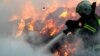 В Симферополе произошел масштабный пожар на территории склада – МЧС (+фото)