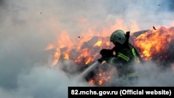 Пожарные в Крыму, иллюстрационное архивное фото 