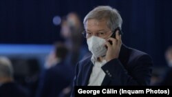 Președintele Dacian Cioloș le-a transmis colegilor că va demisiona din fruntea partidului. Toată discuția despre plecarea din funcția de președinte a avut loc într-o ședință online a USR. 