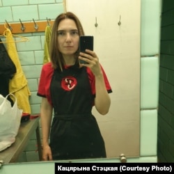Катерина Стецька на роботі в кафетерії японської кухні «FS Україна»