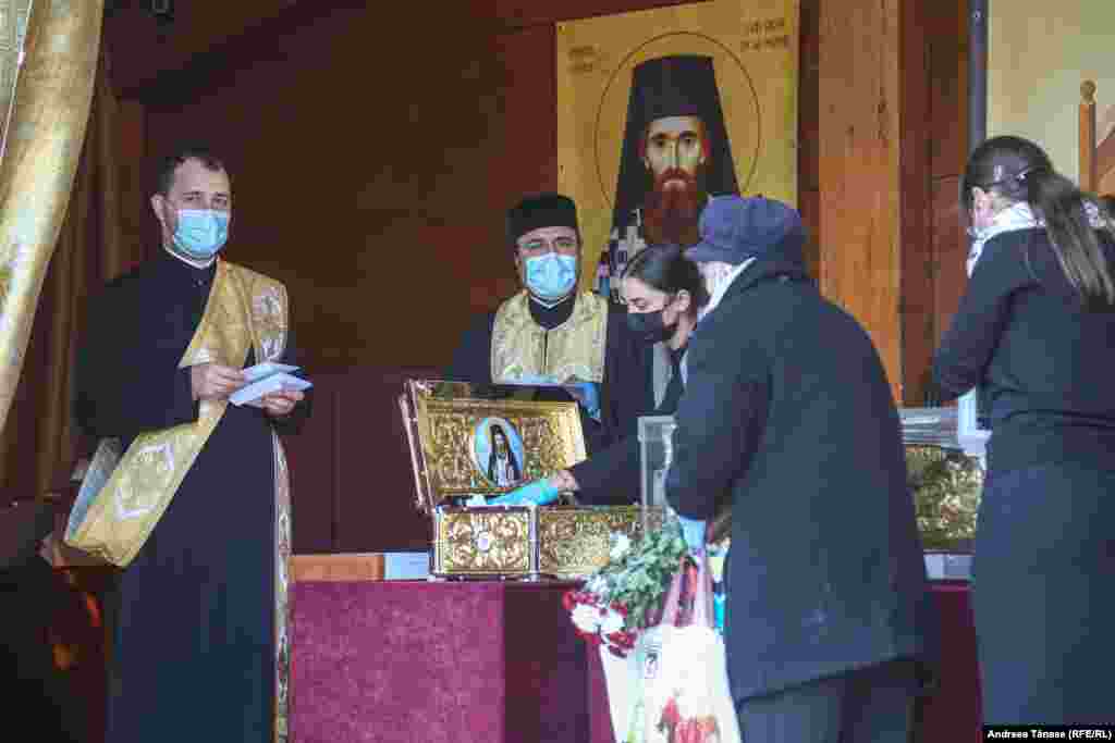 Sfântul Cuvios Dimitrie cel Nou (Basarabov) este considerat de creștini sfântul ocrotitor al cetății Bucureștilor, canonizat în anul 1955 de către Biserica Ortodoxă Română. Surse importante menționează că Sfântul Dimitrie s-a născut în timpul împăraților româno-bulgari Petru și Ioniță Asan (secolul al XIII-lea), în satul Basarabovo din Bulgaria.&nbsp;