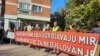 Građani su na protestu ispred zgrade Ureda visokog predstavnika (OHR) u Sarajevu upozorili da trenutna politička situacija u Bosni i Hercegovini ugrožava mir i stabilnost (25. oktobar 2021.)
