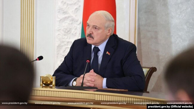 Alexander Lukashenko alla riunione del governo
