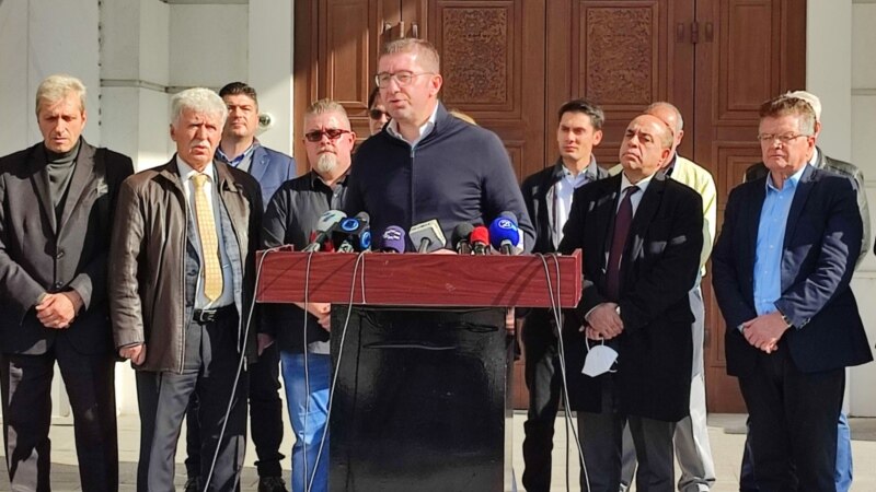 Мицкоски повика на обединета опозиција во вториот изборен круг