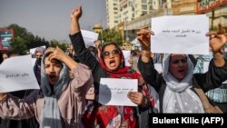 شماری از زنان در یکی از راهپیمایی های اعتراضی شان در کابل