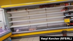 В керченском супермаркете «Сельпо» пустеют прилавки. Керчь, 22 октября 2021 года