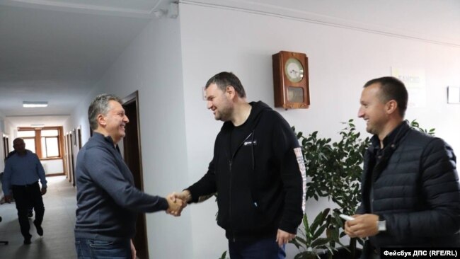 Делян Пеевски с кмета на Банско Иван Кадев.