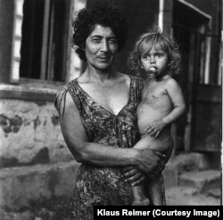 Comunitatea romilor din Clejani, Romania, 1993 (photos:Klaus Reimer)