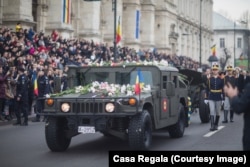 Regele Mihai a fost înmormântat cu funeralii naționale. Zeci de mii de oameni l-au petrecut pe ultimul drum la 15 decembrie 2017. La final, un copil a fost întrebat de un reporter ProTV ce a înțeles din tot ce s-a întîmplat. Copilul a răspuns: „A murit Regele și am rămas cu comuniștii”.