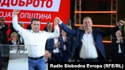 Премиерот Зоран Заев и кандидатот за градоначланик на Битола Христо Кондовски на СДСМ.