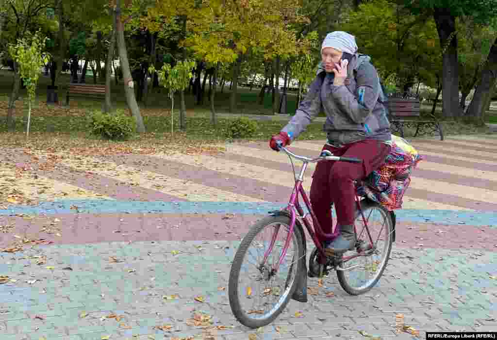 Cu blicicleta prin Tiraspol.&nbsp; Orașul împlinește 229 de la decizia împărătesei Ecaterina a II-a de a-l înființa.