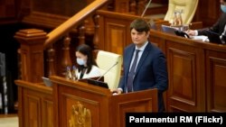 Vicepremierul Andrei Spînu, în Parlament.