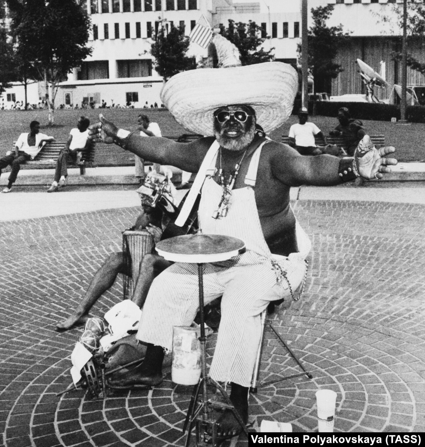 正如蘇聯（現為俄羅斯）通訊社塔斯社的照片檔案中所展示的那樣，研究結果為我們提供了一個有趣的視角，讓我們了解了美國在蘇聯公眾心目中的形象。    