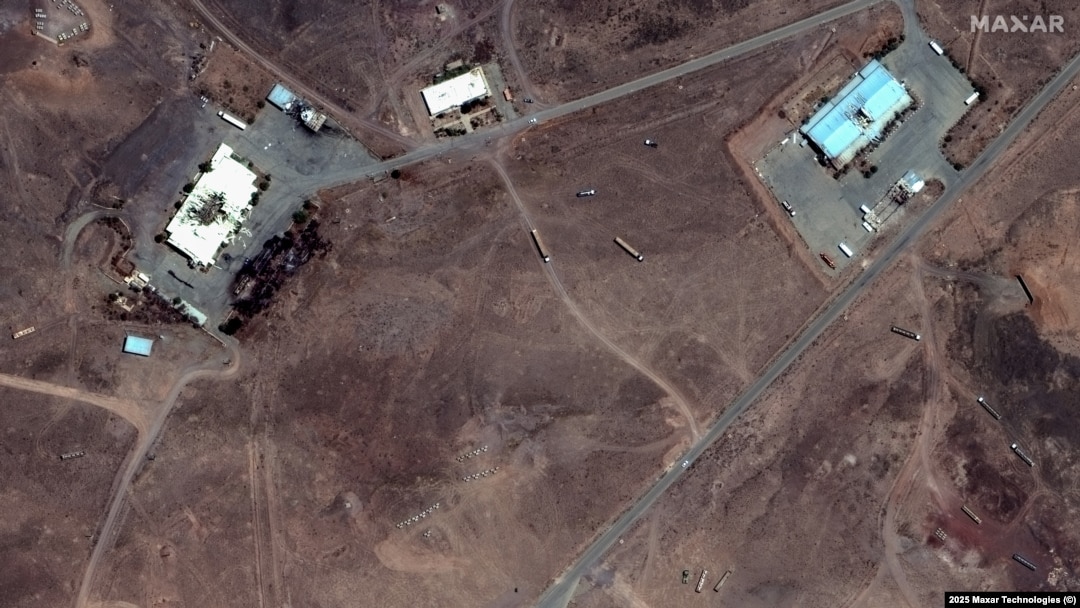 Сгради, повредени от израелски удари по военен обект в Бид Канех, в северозападен Иран