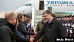 Порошенко прилетів до Німеччини, 15 березня 2015 року