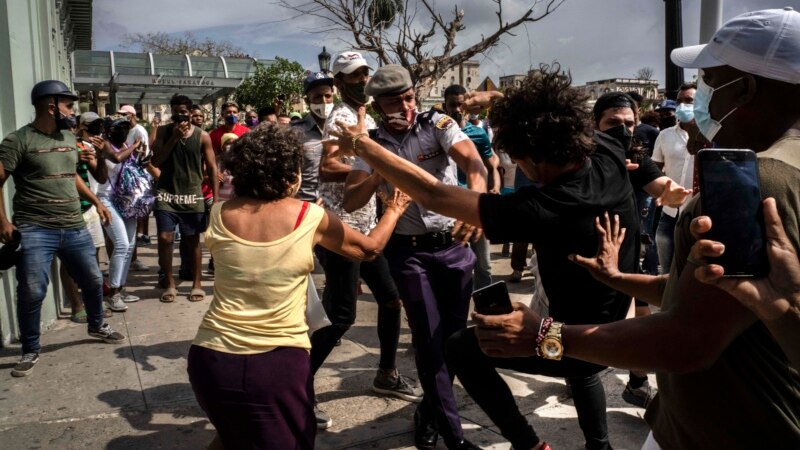 SAD i još 20 država osudile masovna hapšenja na Kubi