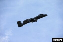 یک فروند هواپیمای ای-۱۰ آمریکا در جریان رزمایش پاسخ سریع-۲۰۲۲ در روز هشتم مه امسال