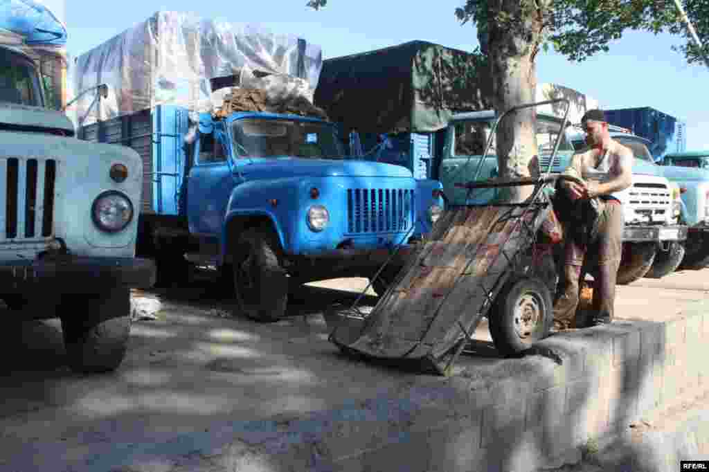 Дар орзуи арзонӣ #38