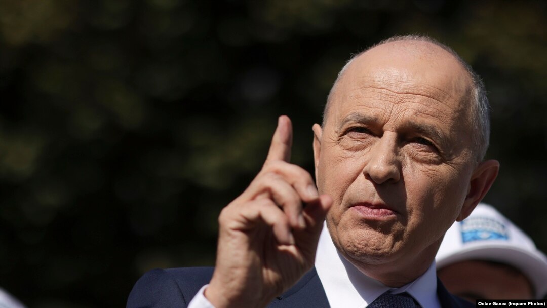 Mircea Geoană neagă acuzațiile Elenei Lasconi, potrivit cărora s-a întâlnit cu „creierul israelian al dezinformării”.