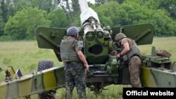 Учения артиллерийского полка одного из подразделений Вооруженных Сил Украины. Июль 2015 года