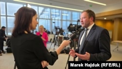 Очільник МЗС Естонії Маргус Цахкна під час інтервʼю Радіо Свобода в штаб-квартирі НАТО в Брюсселі, Бельгія, 3 грудня 2025 рок