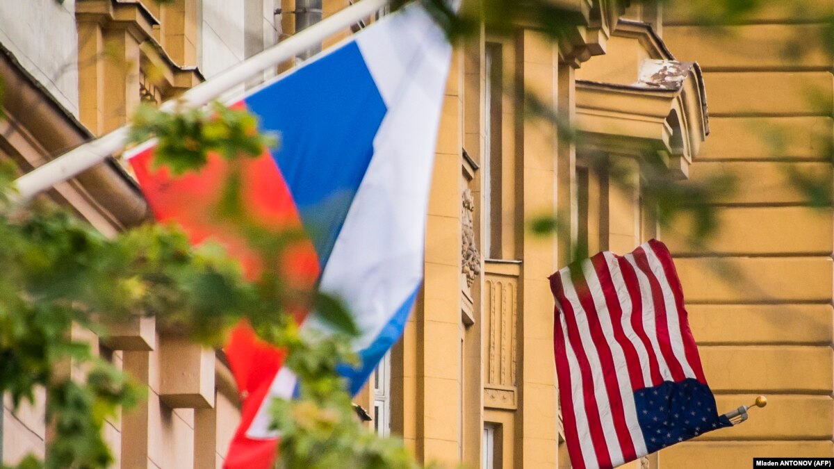 "Интересы смещаются на Восток". Что будут обсуждать Путин и Трамп на саммите в Хельсинки?