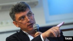Russia -- Opposition figure and former deputy prime minister Boris Nemtsov at a news conference in Moscow, 30May2013
