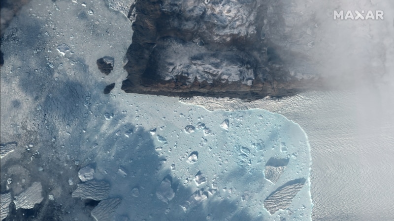 Глечер од Химелаите се урна во брана во Индија 