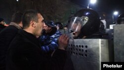 Armenia - Protesters clash with riot police in Gyumri, 15Jan2015.