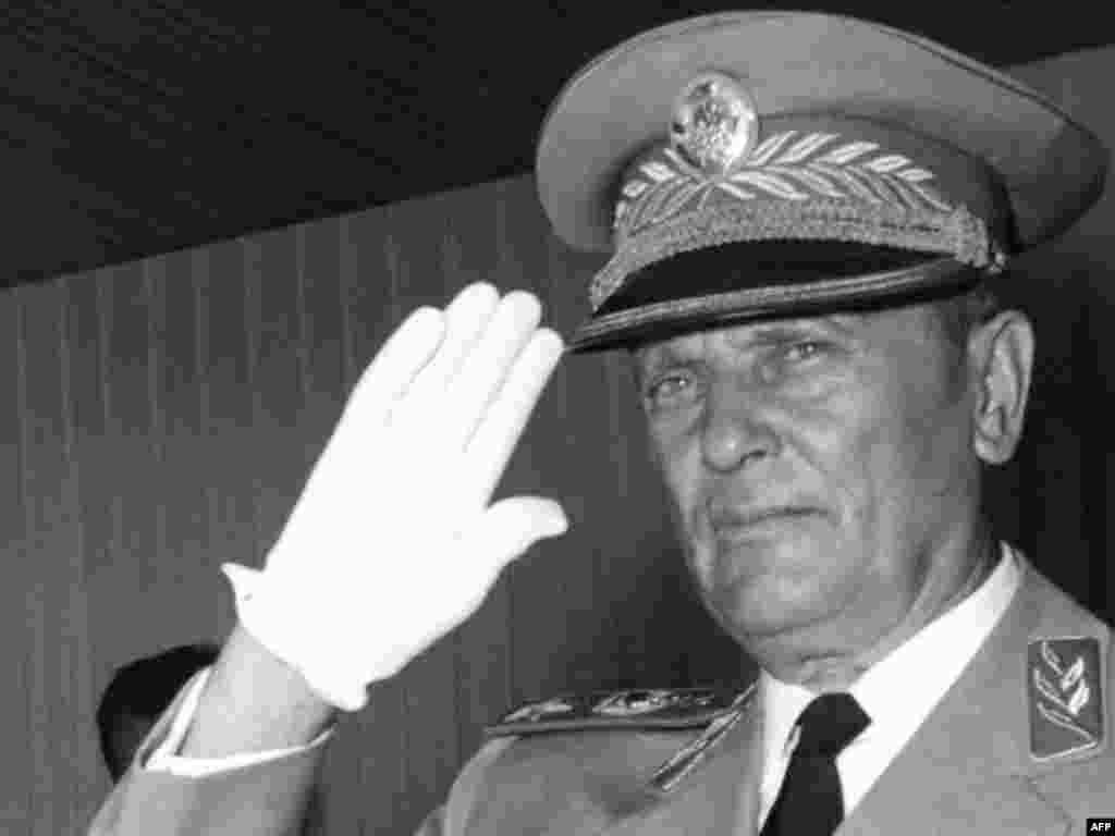 Josip Broz Tito u Beogradu nakon povratka iz Londona 1. aprila 1953. godine