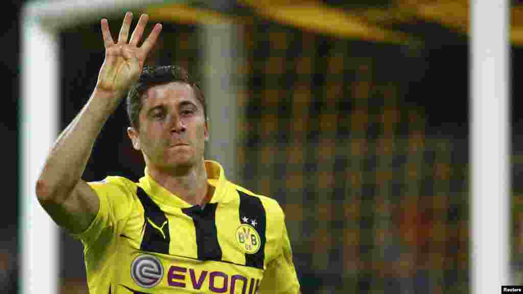 Njemačka - Robert Lewandowski iz nnogometnog tima Borussia Dortmund, nakon postignutog četvrtog pogotka u utakmici protiv Real Madrida, Dortmund, 24. april 2013. Foto: REUTERS / Kai Pfaffenbach 