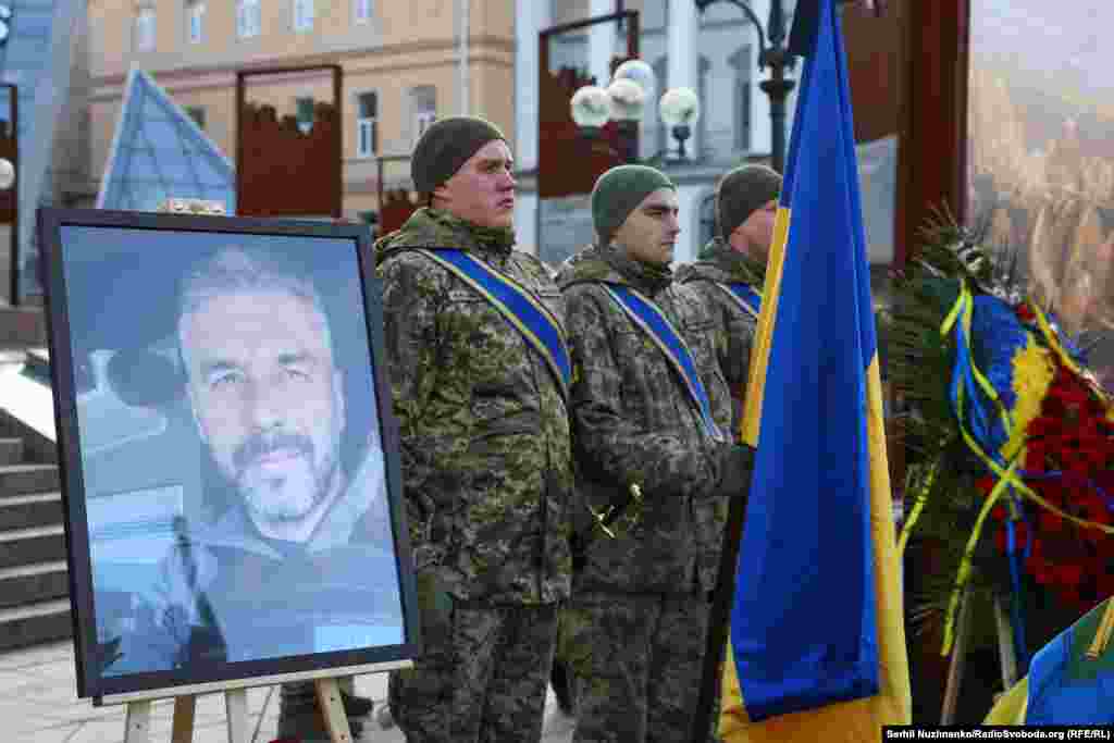 Руслан Ганущак фіксував події на майдані Незалежності під час Революції Гідності. Він&nbsp;є автором відео на якому зафіксовано момент вбивства двох Героїв Небесної сотні &ndash; Ігоря Дмитріва та Андрія Дигдаловича, а також момент евакуації поранених та вбитих учасників Революції Гідності до готелю &laquo;Україна&raquo;. На відео, знятому Русланом, видно, як спецпризначенці стріляють з-за сміттєвої барикади