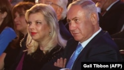 Израиль премьер-министрі Биньямин Нетаньяху мен әйелі Сара. (Мұрағаттағы сурет.)