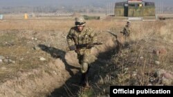 Солдаты в Кыргызстане. Иллюстративное фото. 