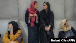 آرشف، شماری از زنان در کابل