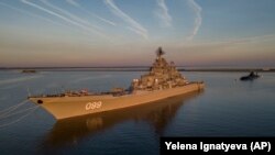 Ресей әскери флотының зымыран қаруы бар "Петр Великий" атом крейсері.